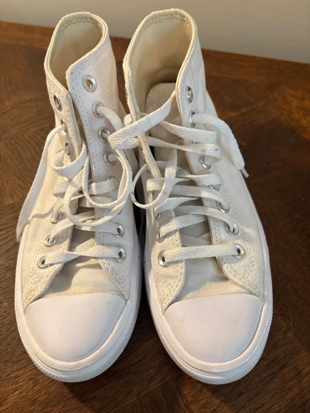 Converse chuck Taylor platform high top tennis shoes